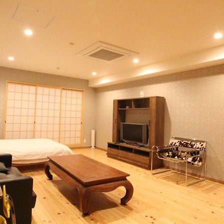 Shimanouchi Luxury Apartment Осака Екстер'єр фото